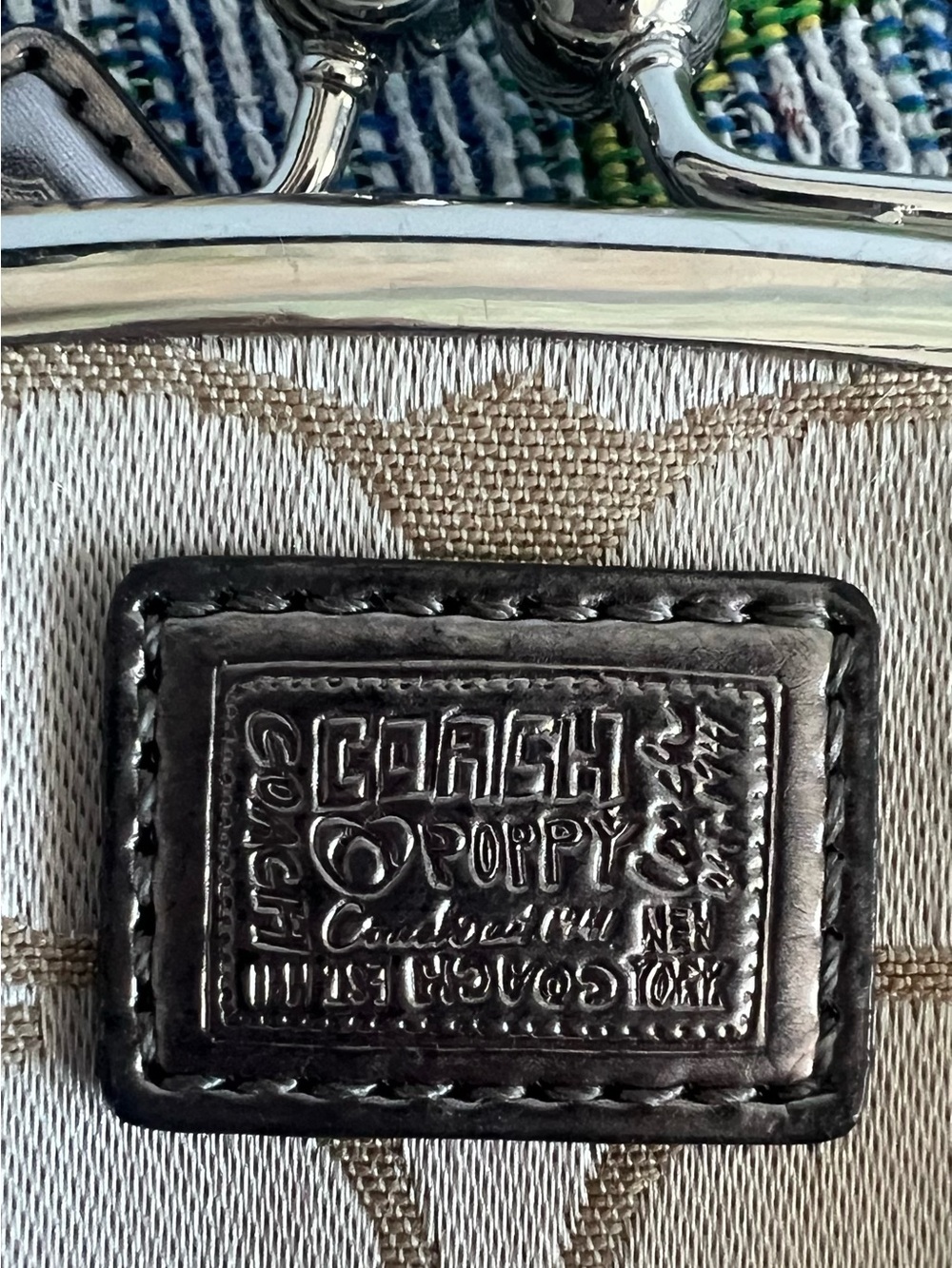 Coach Mini Poppy Signature Small Kiss-Lock Purse - Picture 5 of 13